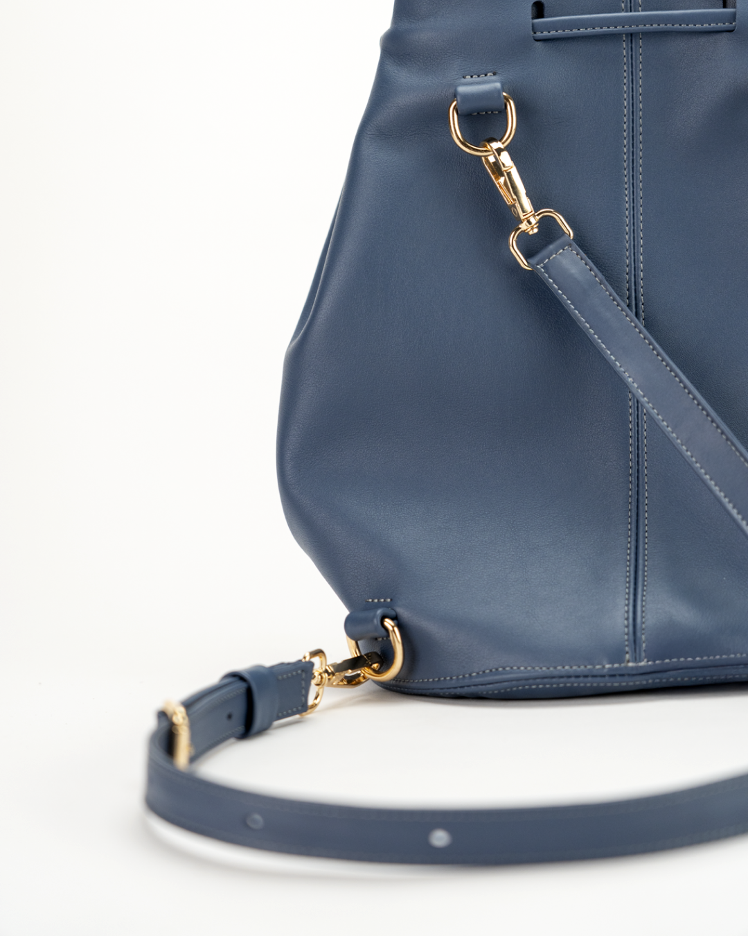 Kožna torba Okean – HideHub ručno rađena torba od prave kože u toplim tonovima