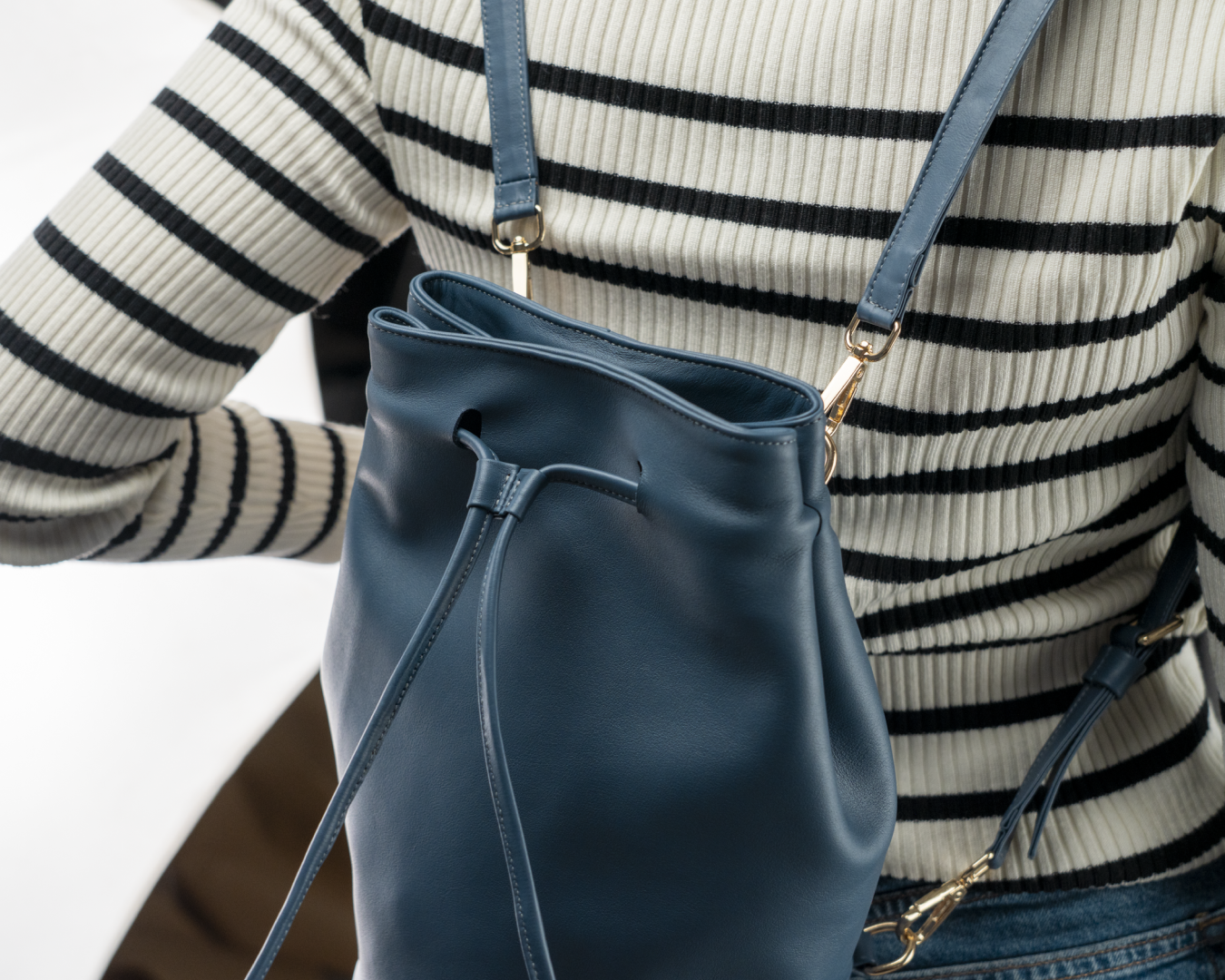 Kožna torba Okean – HideHub ručno rađena torba od prave kože u toplim tonovima